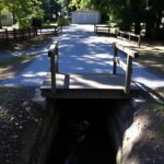 Jak zrobić wjazd na działkę przez rów